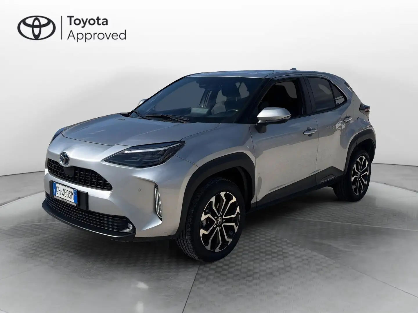 Toyota Yaris Cross 1.5 Hybrid 5p. E-CVT Trend Grijs - 1