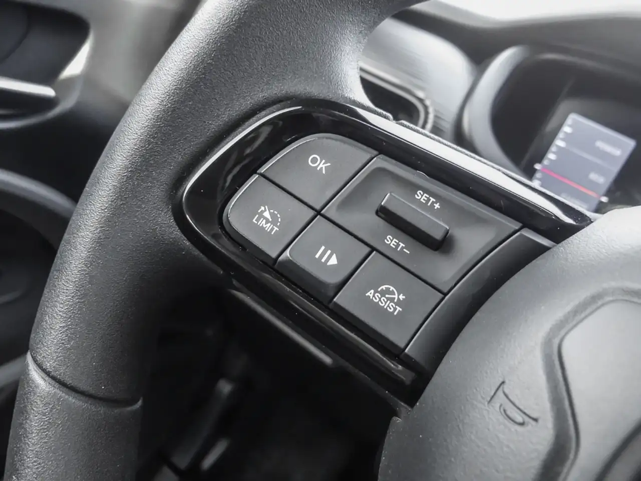 Jeep Avenger LONGITUDE WINTERPAKET NAVI Apple CarPlay & Android 19