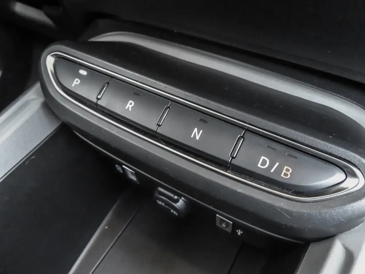 Jeep Avenger LONGITUDE WINTERPAKET NAVI Apple CarPlay & Android 14