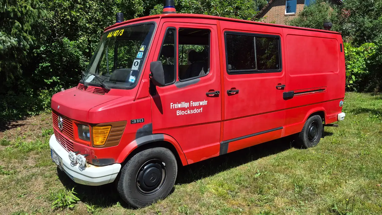 Mercedes-Benz 210/310 hist. Feuerwehr / Camper, foto 3