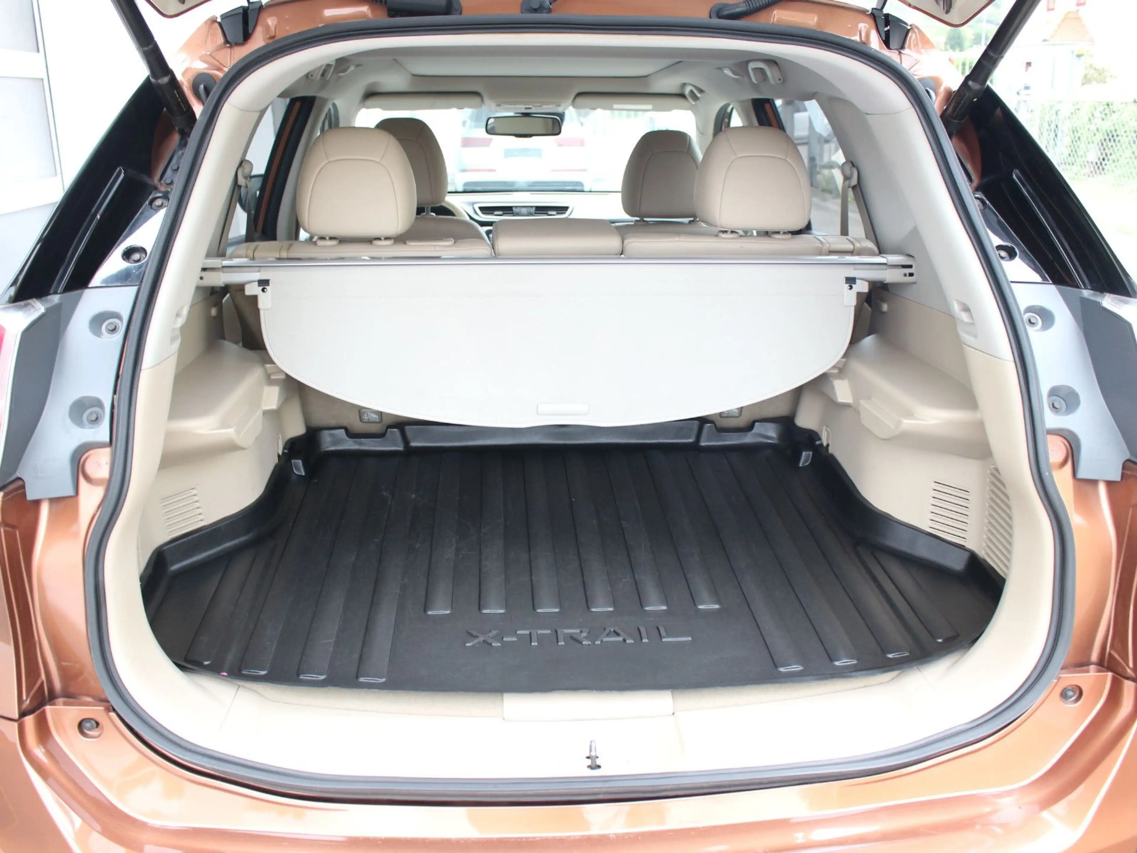 Nissan X-Trail Tekna 4x4 1.6 dCi AHK Leder Pano SHZ Xen — photo 8