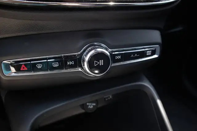 Volvo XC40 view 15