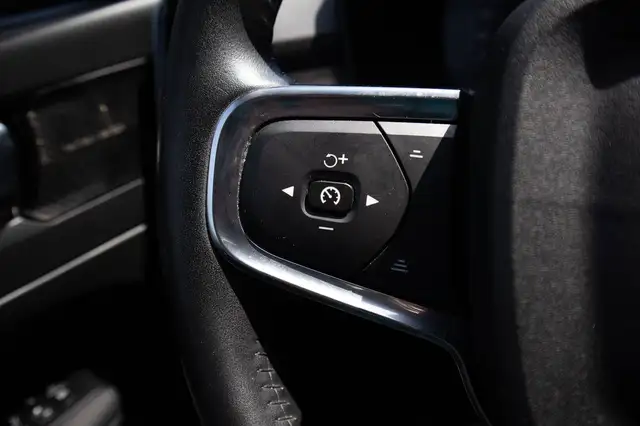 Volvo XC40 view 13