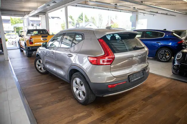 Volvo XC40 view 5