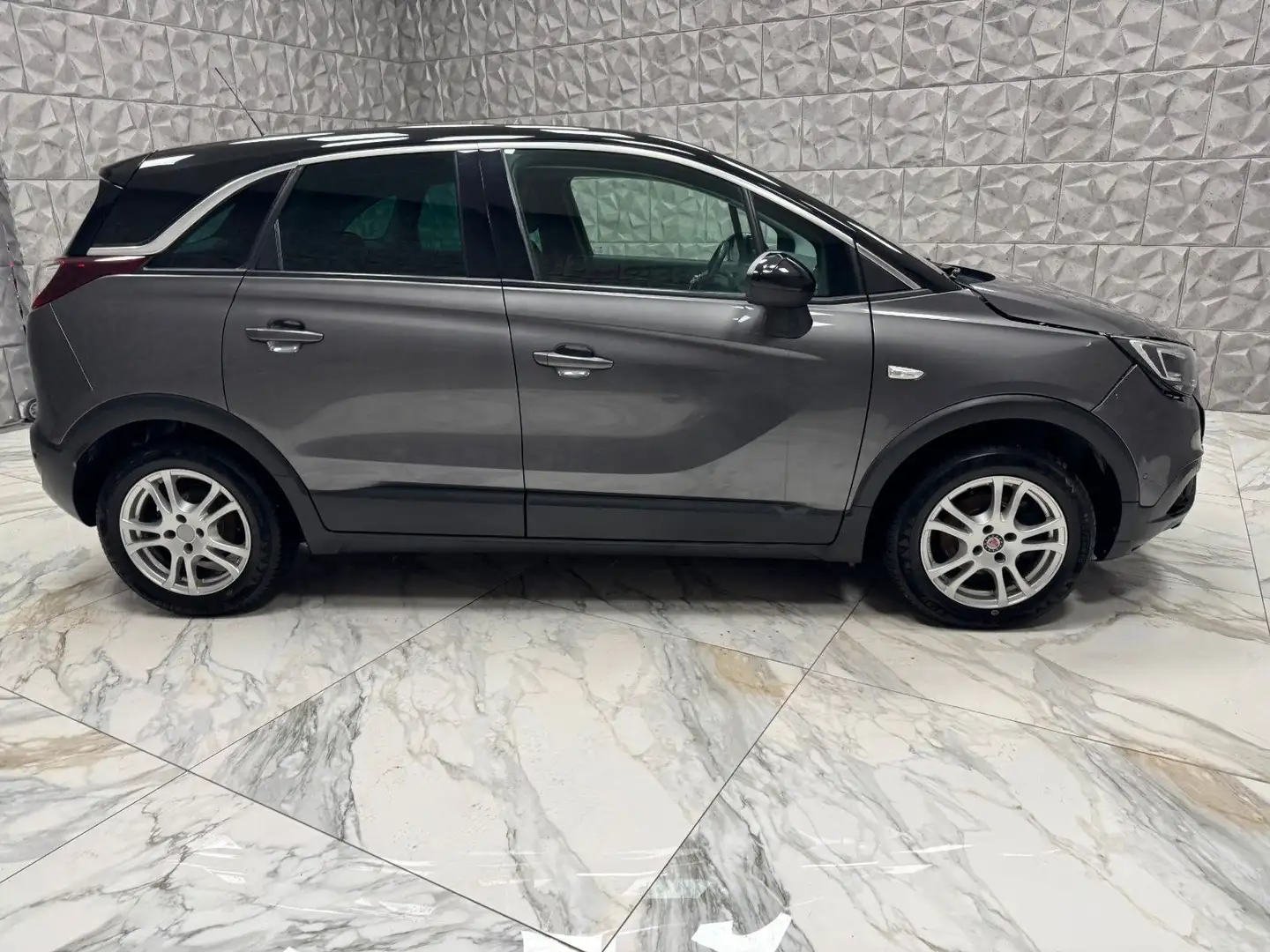 Opel Crossland X Innovation Grau - 2
