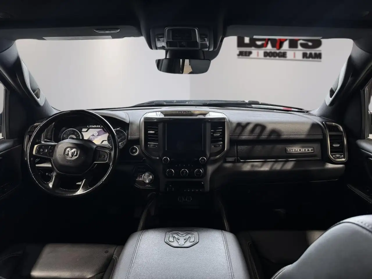 RAM 1500 снимка RAM 1500