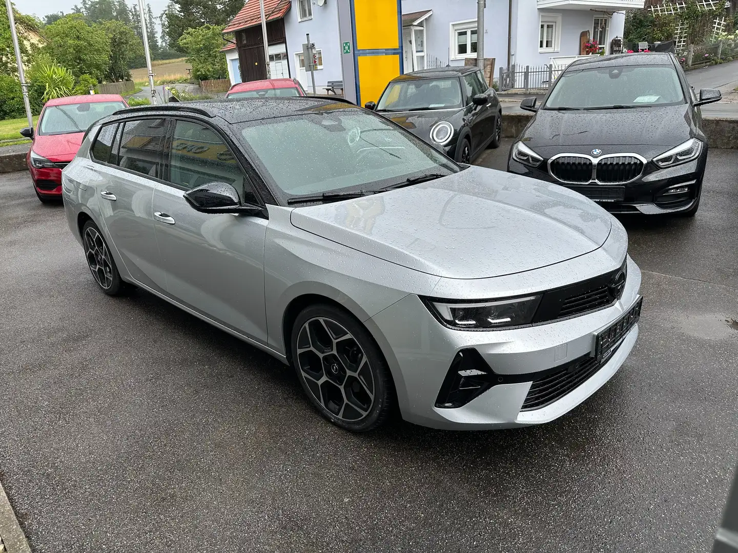 Opel Astra Ultimate Paket VollLedersitze ACCTempomat Glasdach Silber - 1