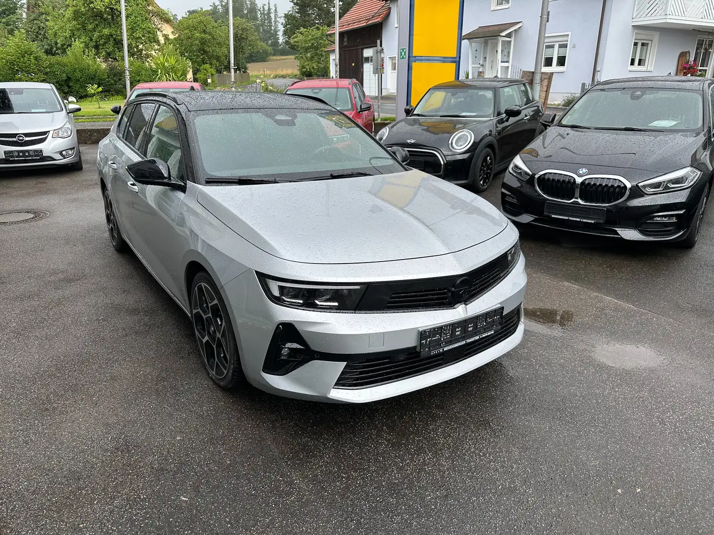Opel Astra Ultimate Paket VollLedersitze ACCTempomat Glasdach Silber - 2