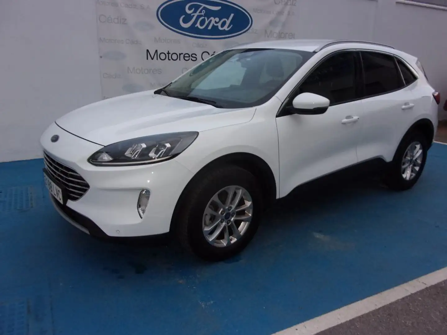 Ford Kuga 1.5 EcoBoost Titanium FWD 150 Blanc - 1