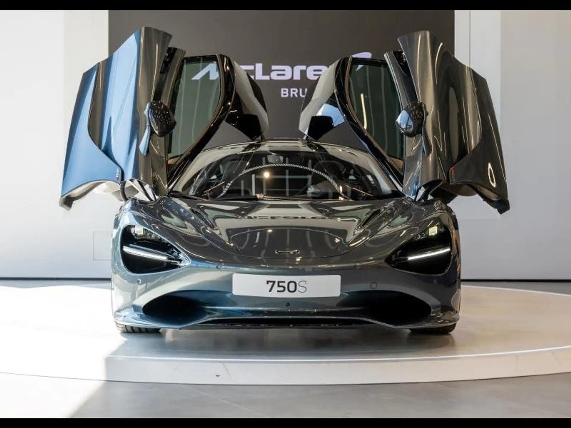 맥라렌 750S 750 2024 회색 사진 4