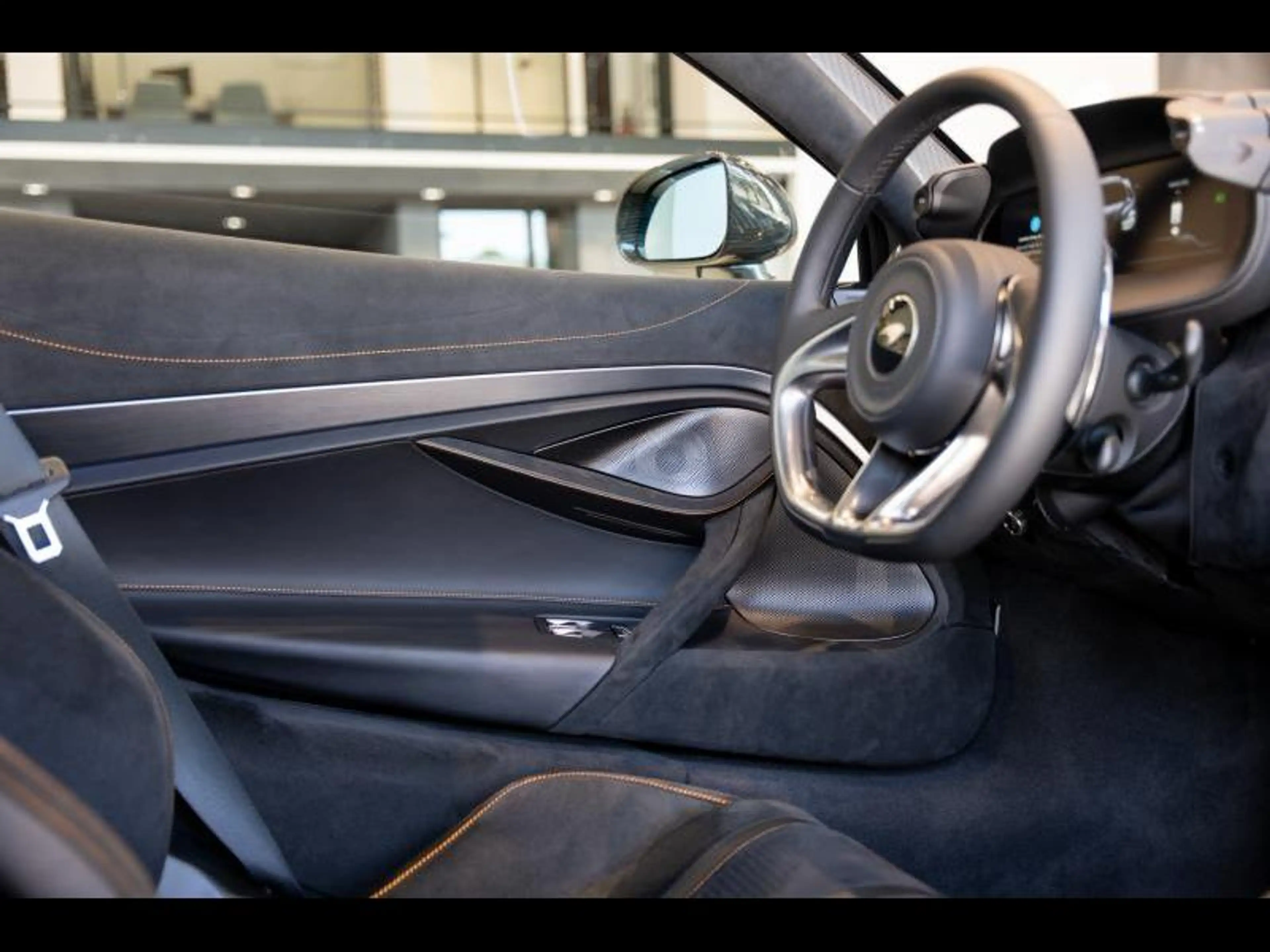 McLaren 750S Performance - 2 years of Warranty and Service incl — photo 13