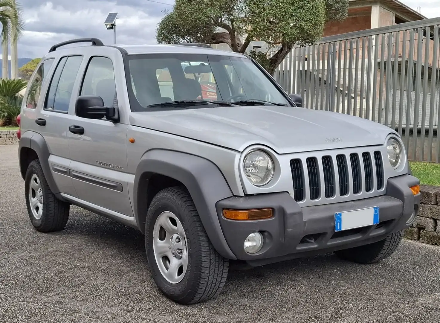 Jeep Cherokee 2.5 CRD Limited Grijs - 1