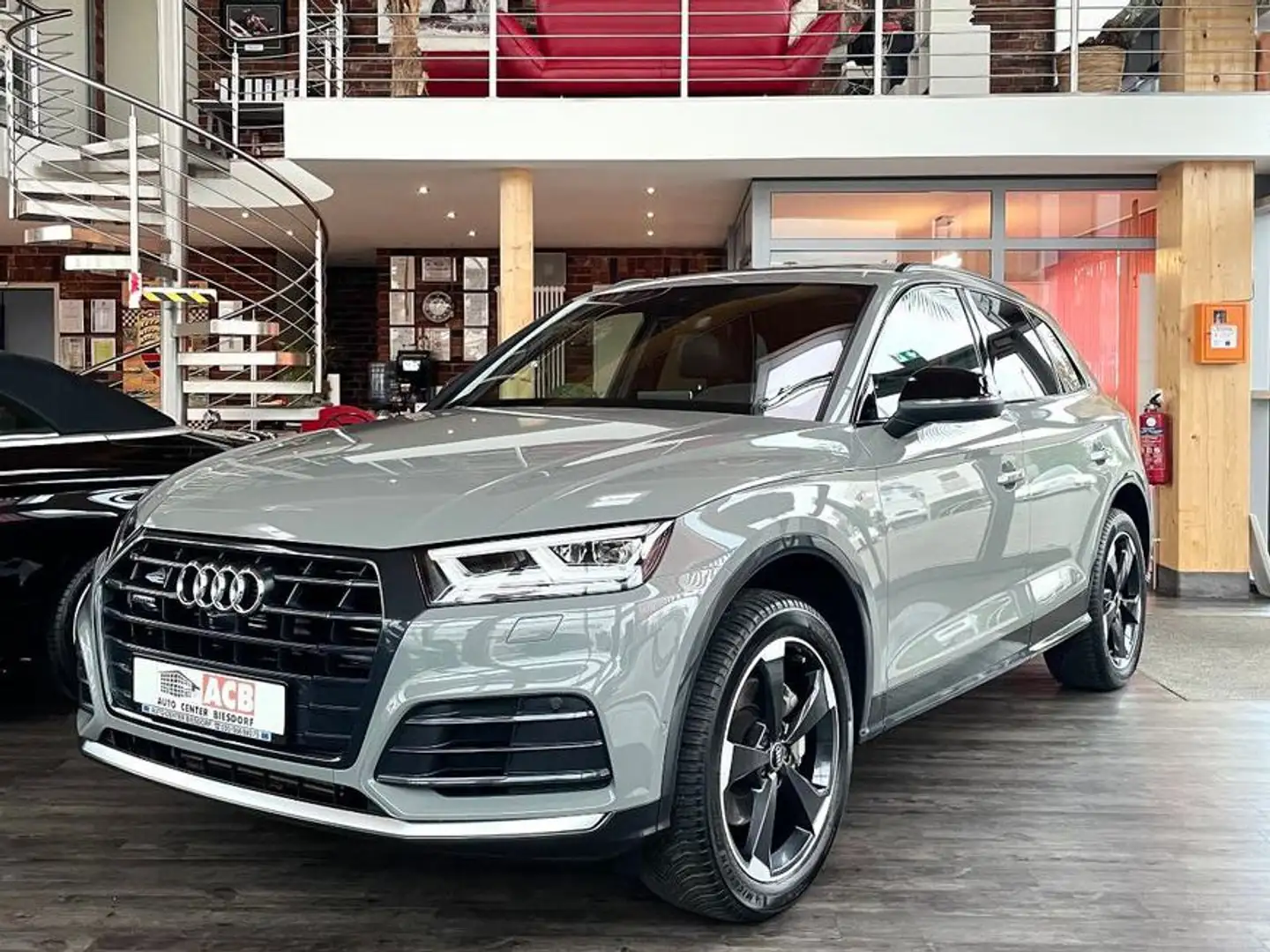 Audi Q5 TFSI qu. S-Line black LED Pano AHK Raute 360° Grau - 1
