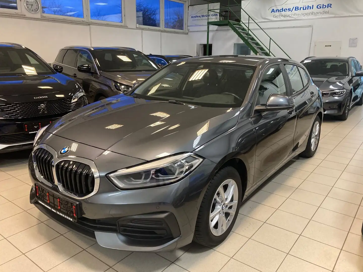 BMW 116 d Navi/VC LED Sitzhzg AHK abn. Gris - 1