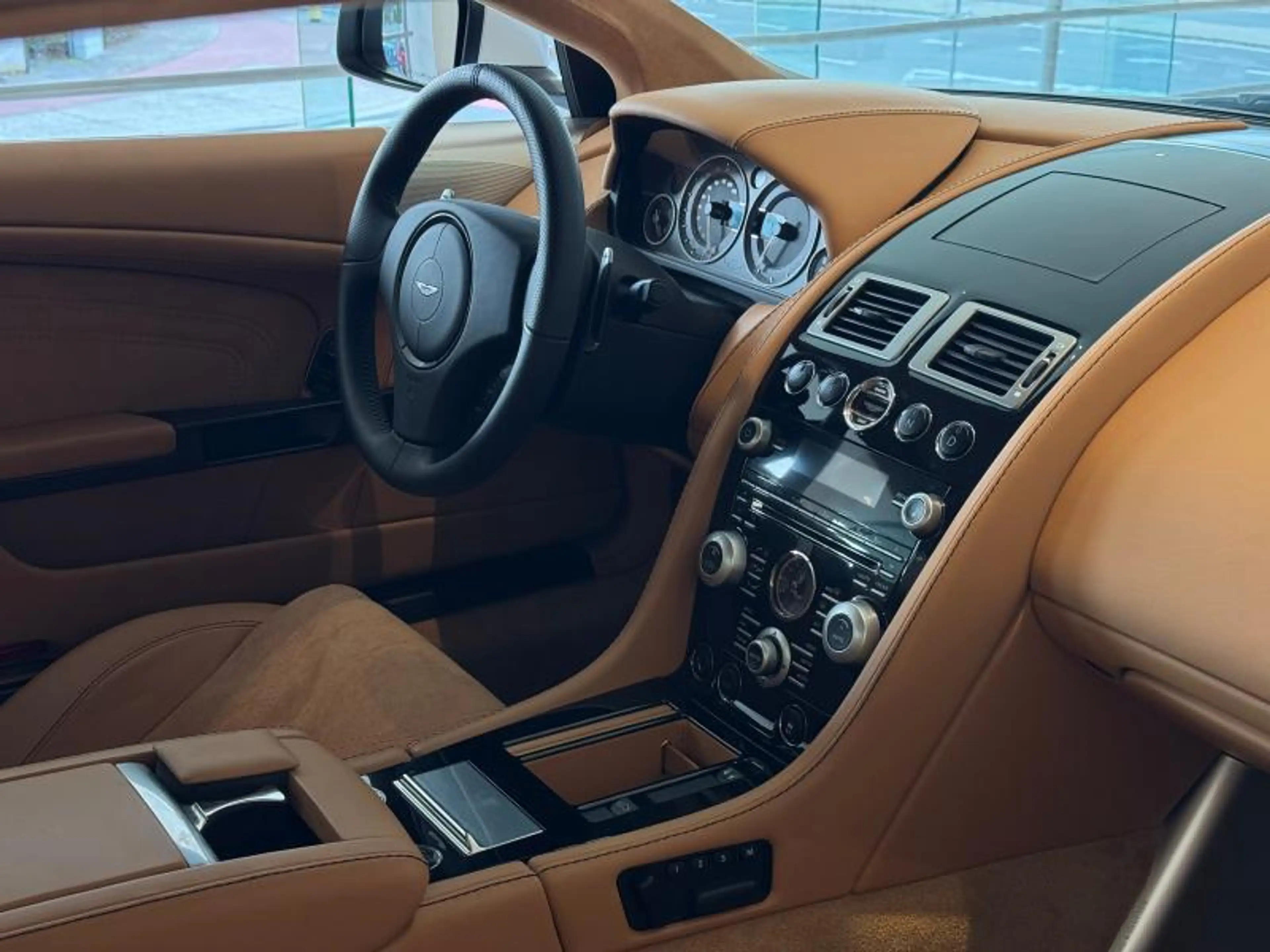 Aston Martin DBS DBS — photo 7