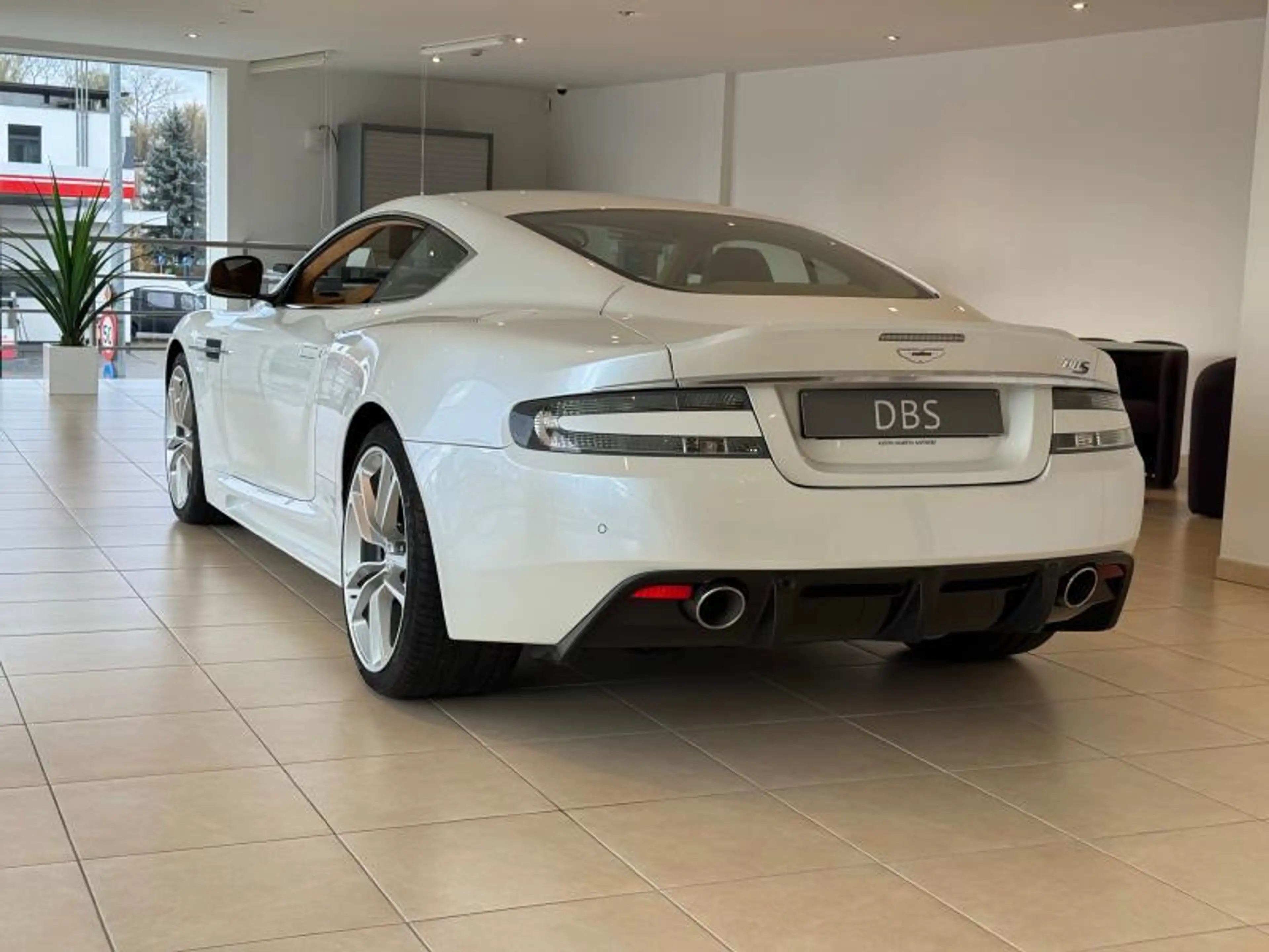 Aston Martin DBS DBS — photo 5