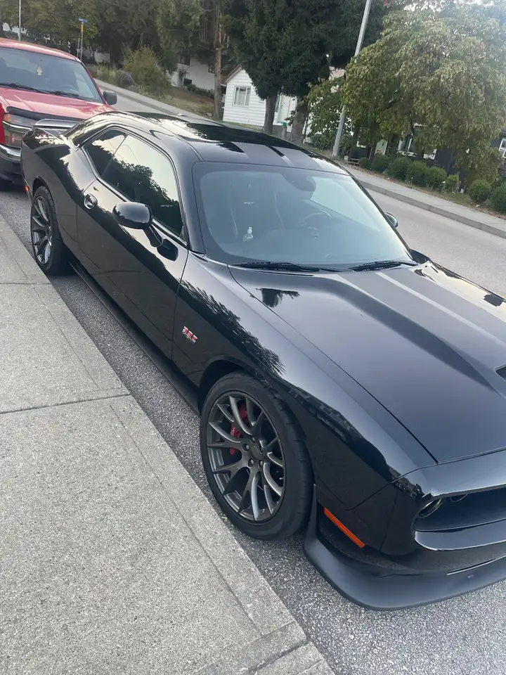 Dodge Challenger снимка Dodge Challenger