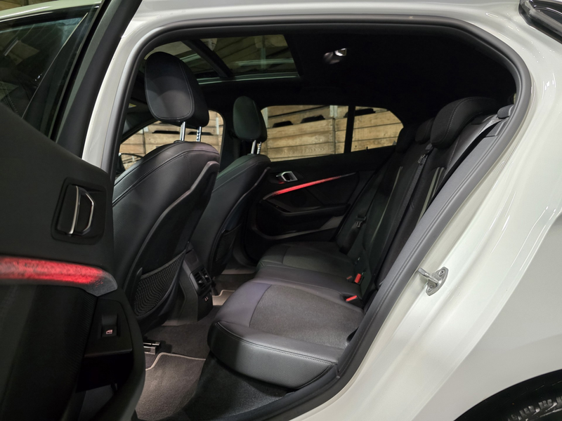BMW 118 1-serie 118i High Executive Sport Line Pano LED VC — photo 7