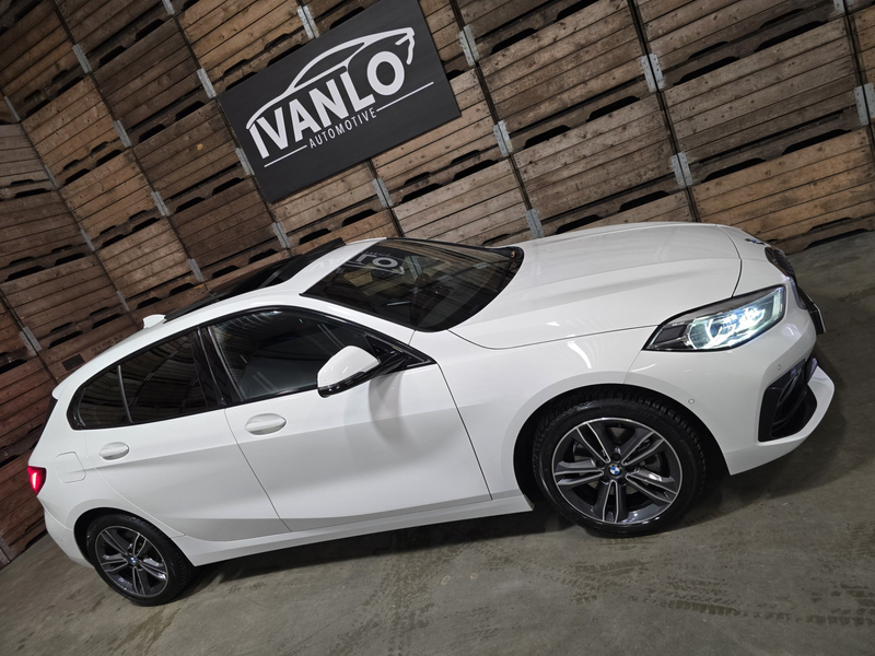 BMW 118 1-serie 118i High Executive Sport Line Pano LED VC — photo 22