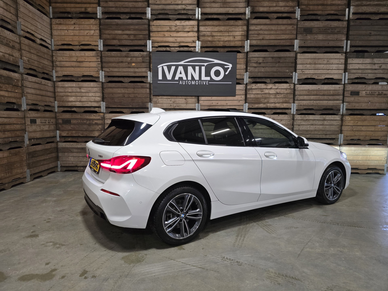 BMW 118 1-serie 118i High Executive Sport Line Pano LED VC — photo 3