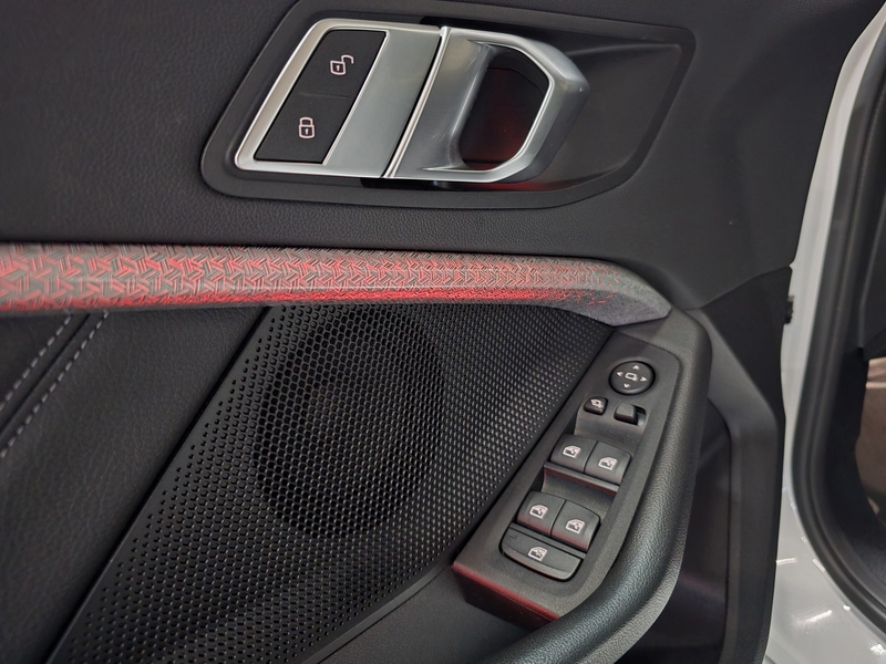 BMW 118 1-serie 118i High Executive Sport Line Pano LED VC — photo 6