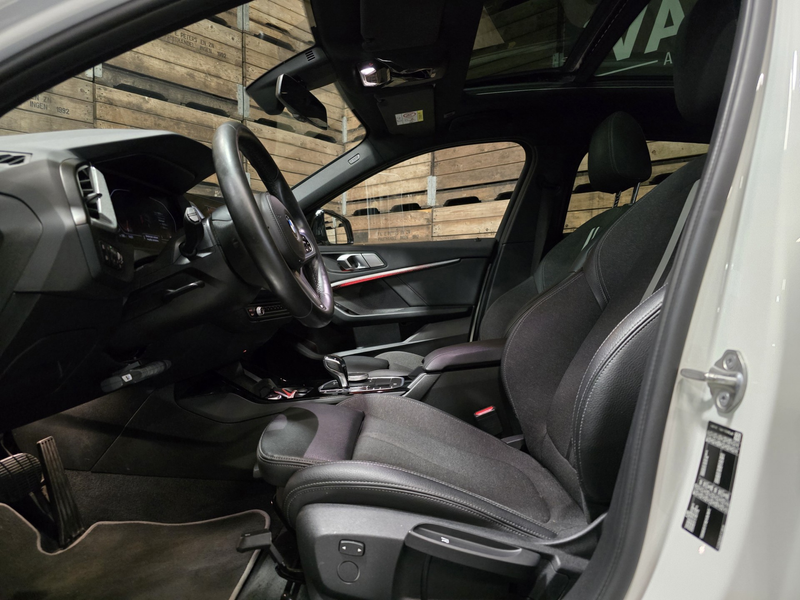 BMW 118 1-serie 118i High Executive Sport Line Pano LED VC — photo 5
