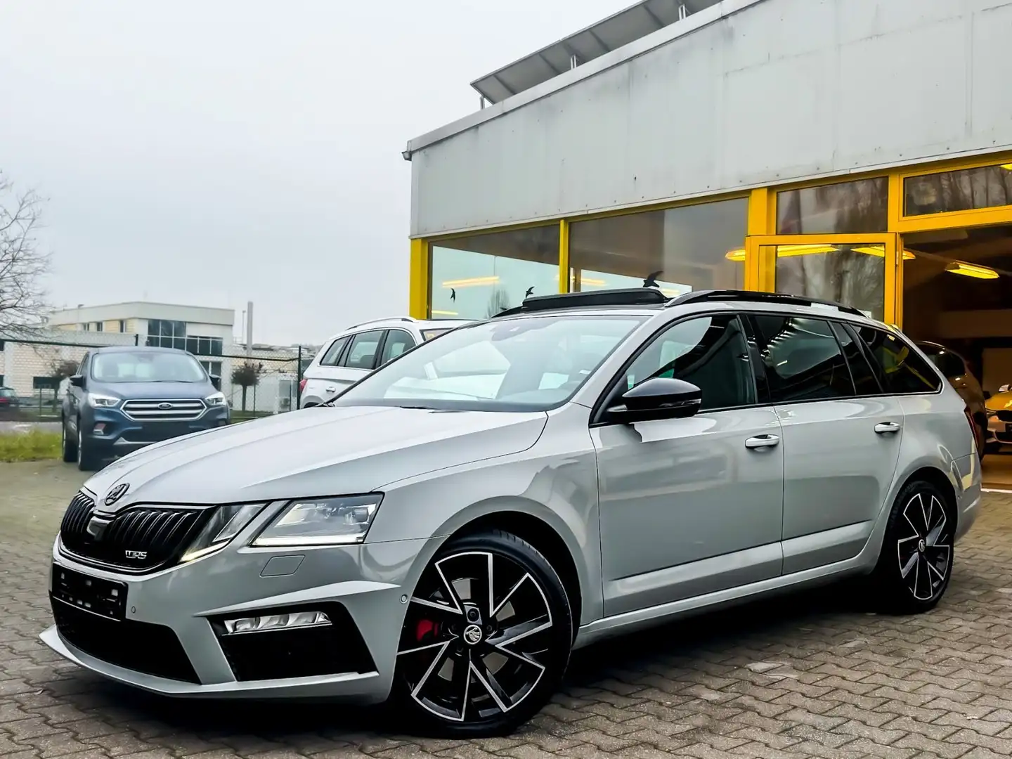 Skoda Octavia RS 4x4/VIRTUAL/PANO/CANTON/ACC/DCC/AHK Grau - 2