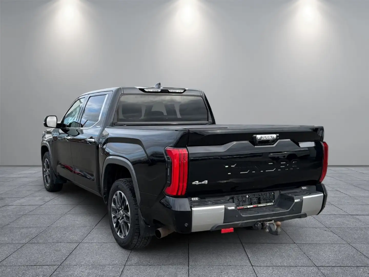 Toyota Tundra 3.4 iForceMax V6 Hybrid Crew Max Limited AHK El. P Schwarz - 2