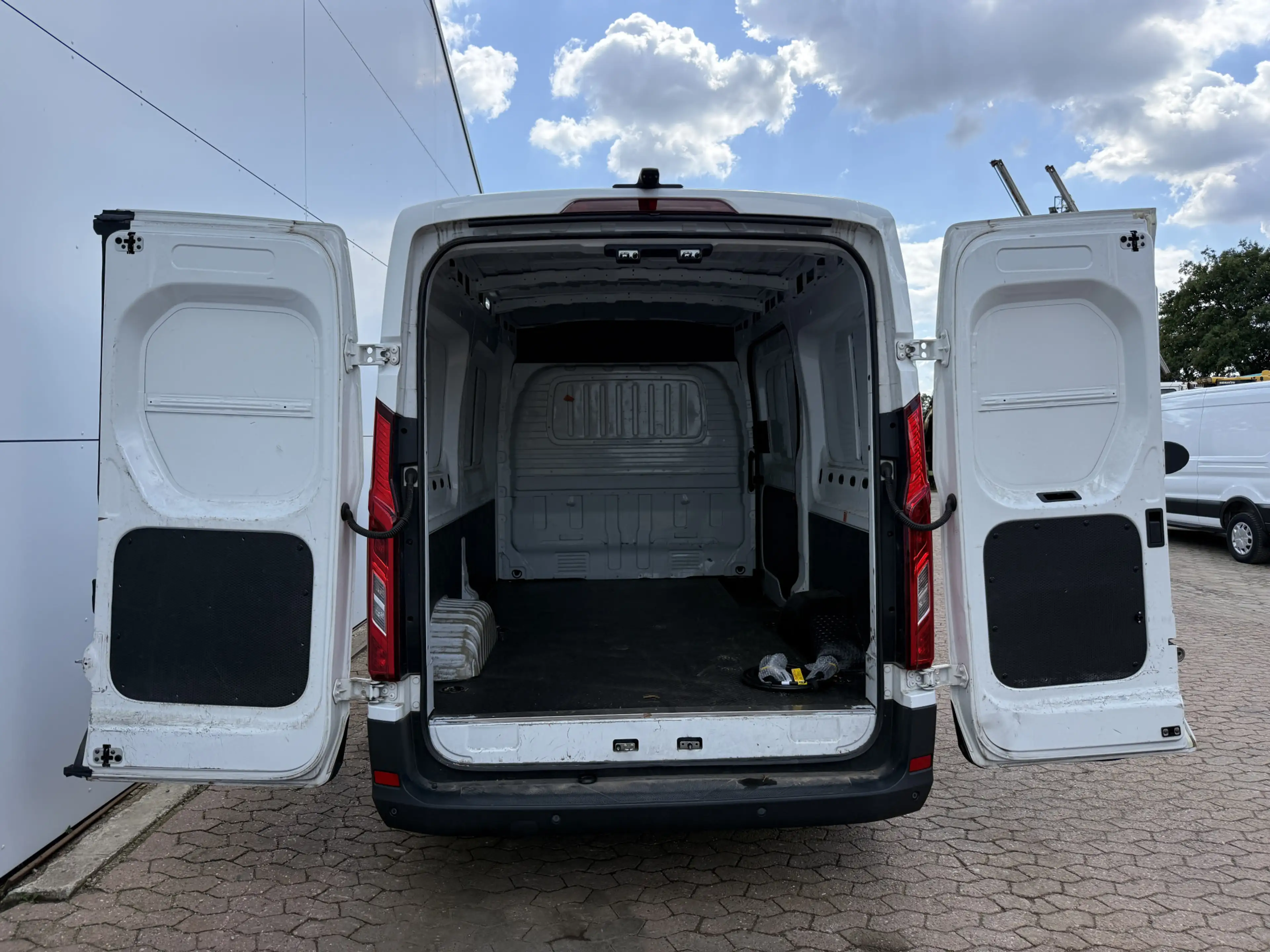 Maxus eDeliver 9 L2H2 72kWh 280km WLTP Snelladen LED Carplay Cruise — photo 12