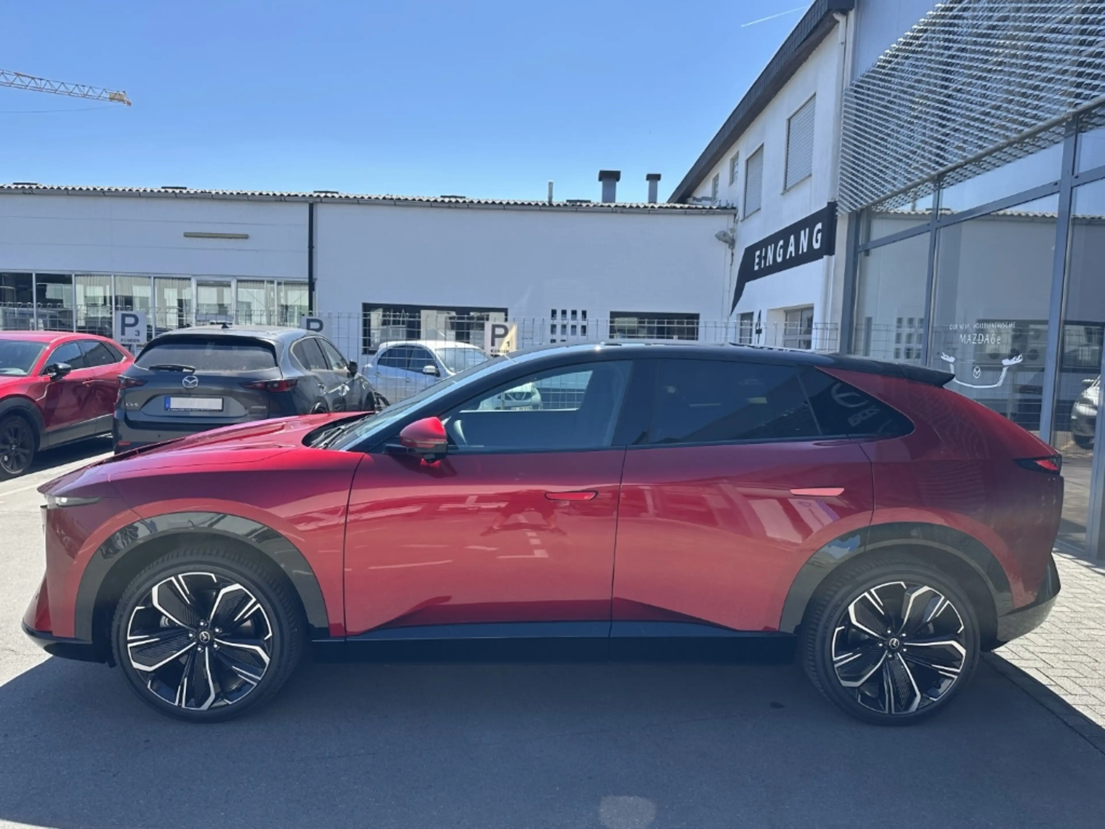 Mazda CX-6e EV TAKUMI 258PS 1AT RWD BKTR PABS HUD Panorama Nav — photo 3
