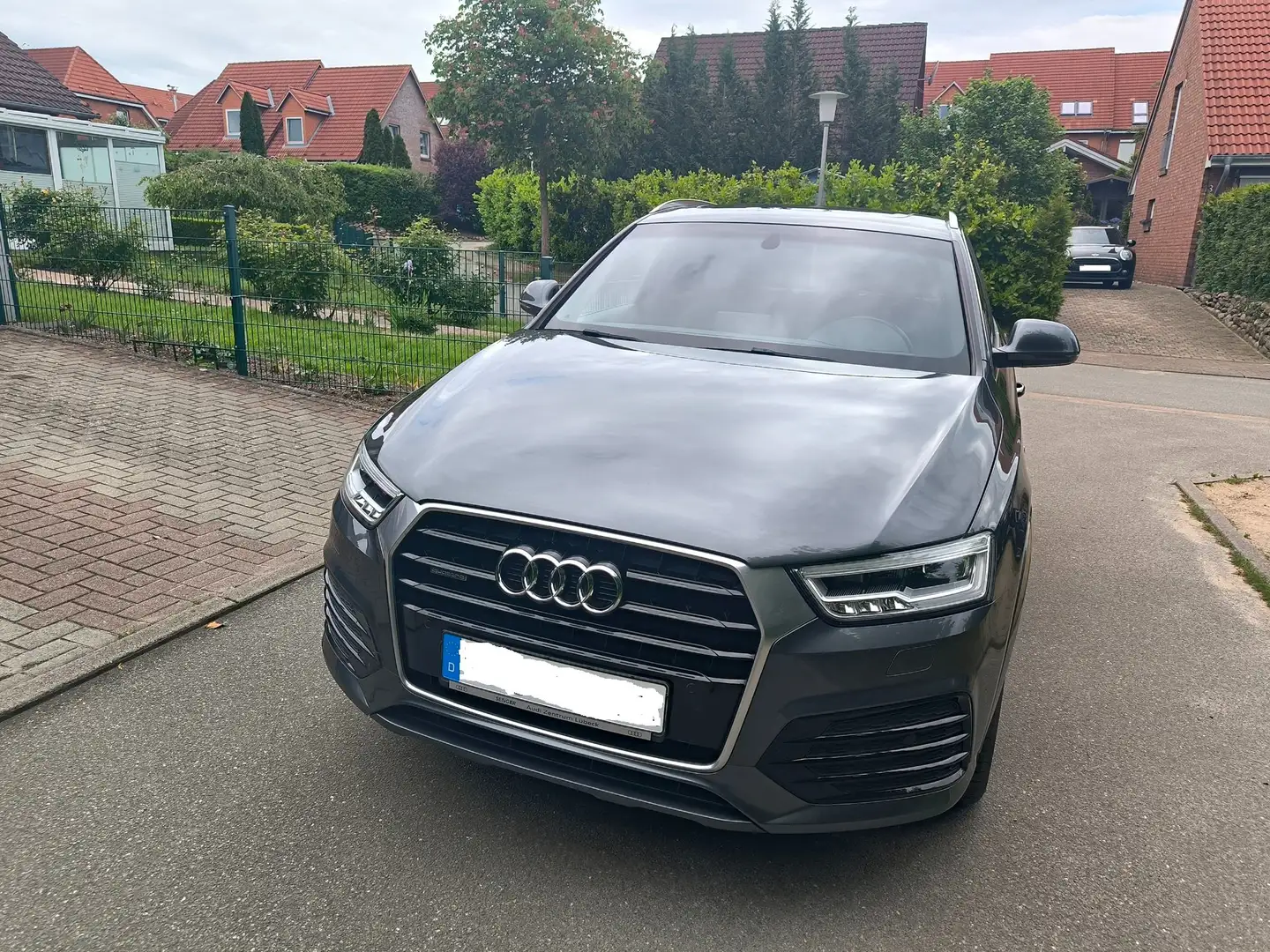 Audi Q3 Q3 2.0 TFSI quattro S tronic sport Grau - 2