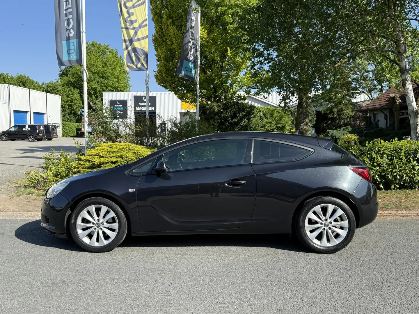 Opel Astra GTC 1.4 Turbo Sport 140PK Navigatie•Leder•Airco Black - 2