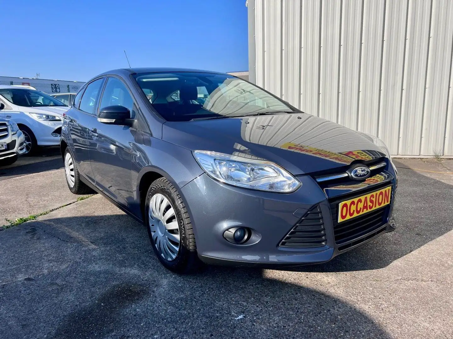 Ford Focus 1.6 TDCI 95CH TREND / CARNET A JOUR / DISTRI OK Gris - 1