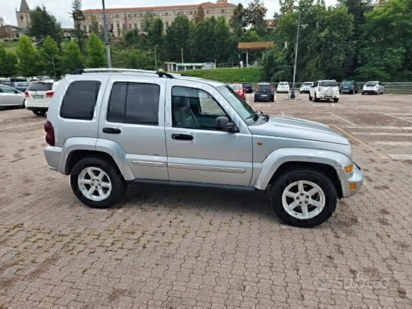 Jeep Cherokee VALUTIAMO USATO/SCAMBIO Grigio - 1