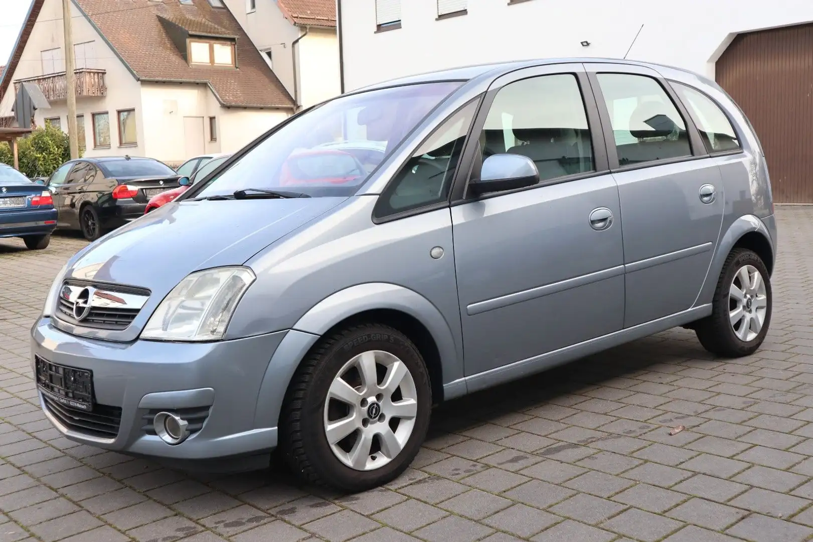 Opel Meriva 1.8 Cosmo - Automatik - Service & TÜV NEU Silber - 1