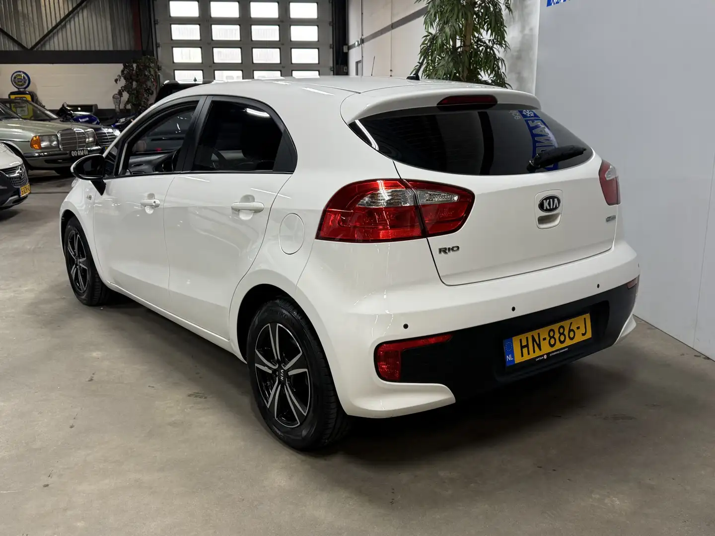 Kia Rio 1.2 CVVT ComfortLine // Airco // Cruise Verkocht!! Wit - 2