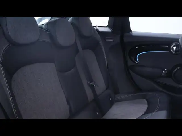 Mini Hatch view 14