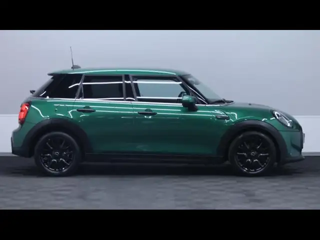 Mini Hatch view 4