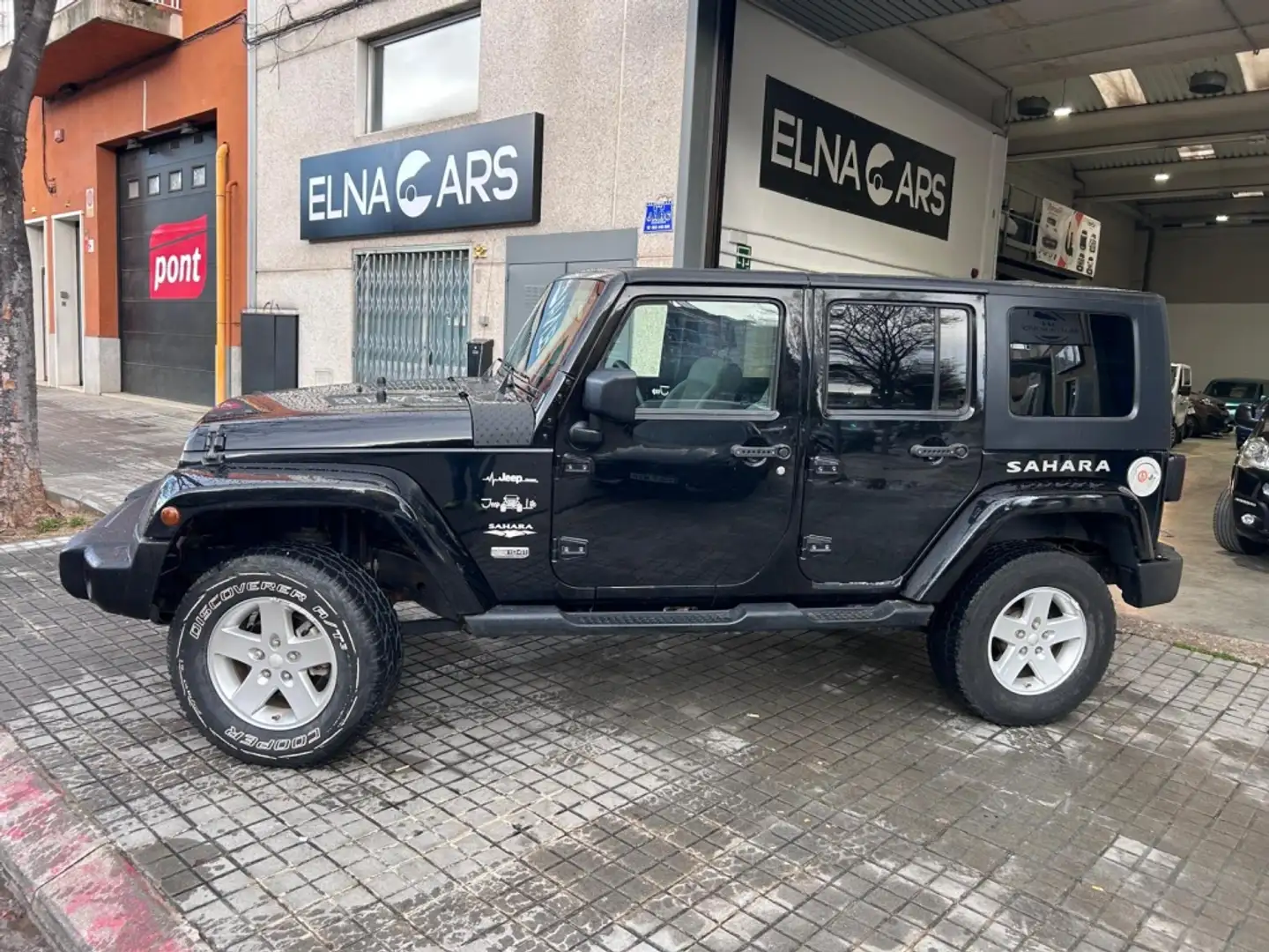 Jeep Wrangler Unlimited 2.8CRD Sahara Negru - 2