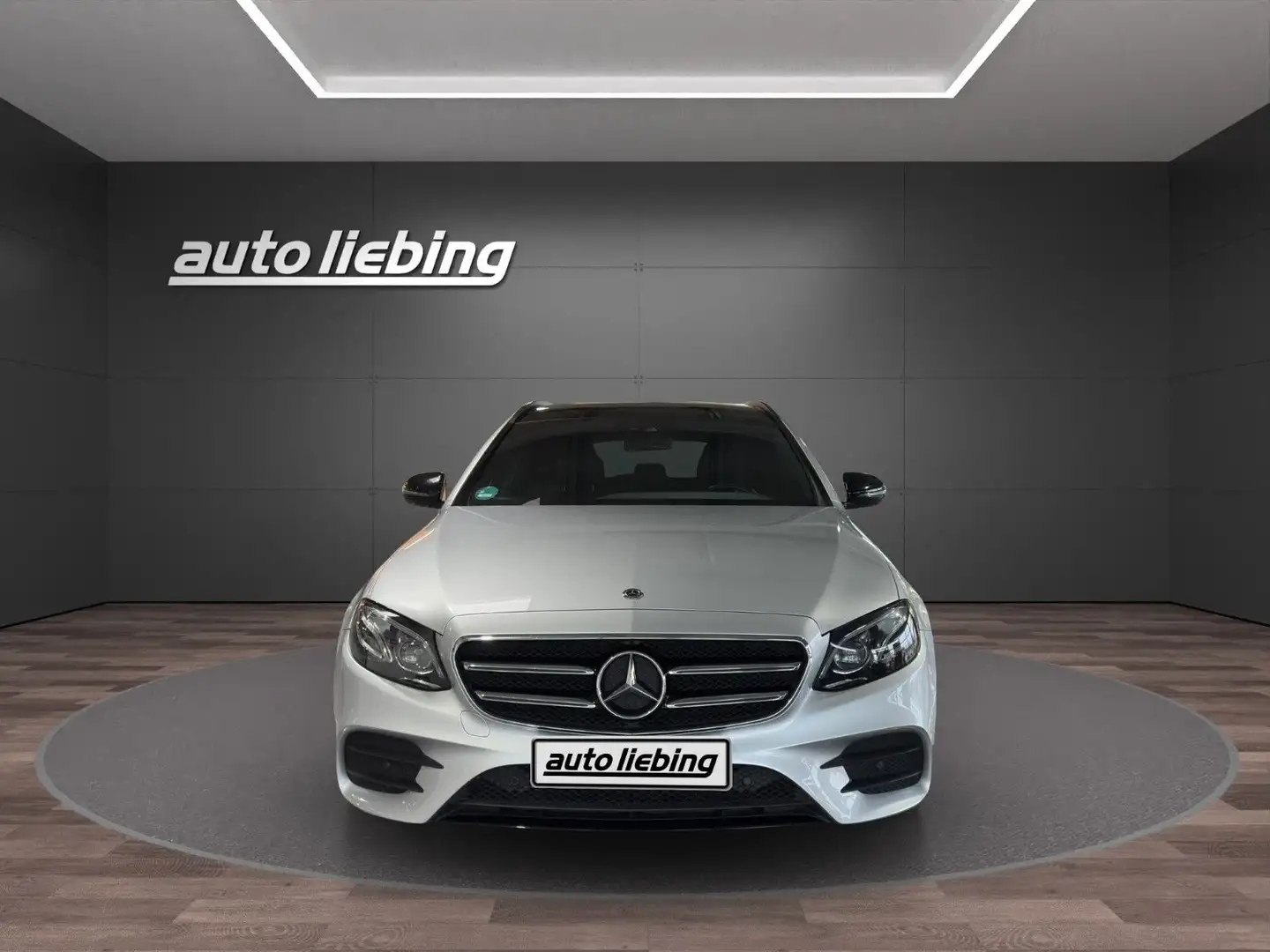 Mercedes-Benz E 300 T-Modell de AMG* Leder*Pano*LED*Nightline Argento - 1