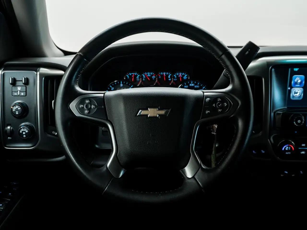 Chevrolet Silverado 1500 снимка Chevrolet Silverado 1500