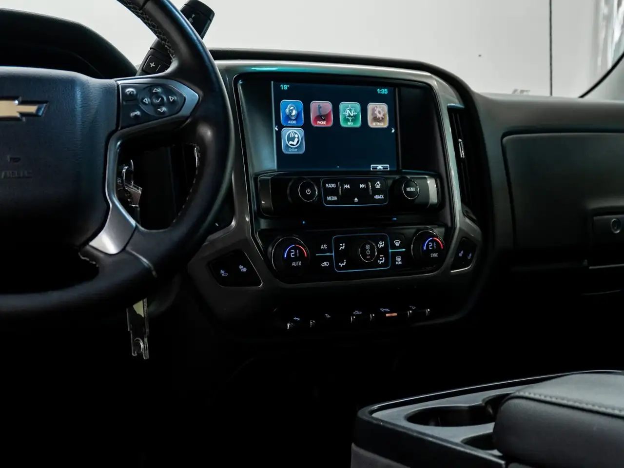 Chevrolet Silverado 1500 снимка Chevrolet Silverado 1500