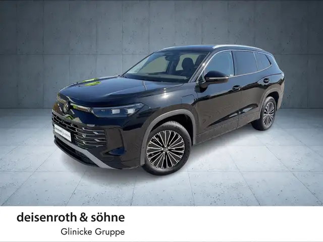 Volkswagen Tayron view 2