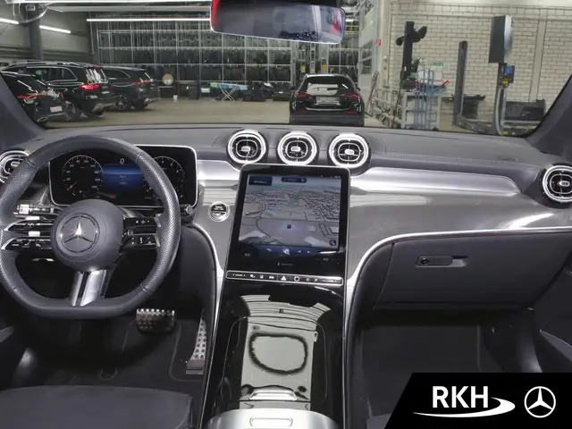 Mercedes-Benz GLC view 10