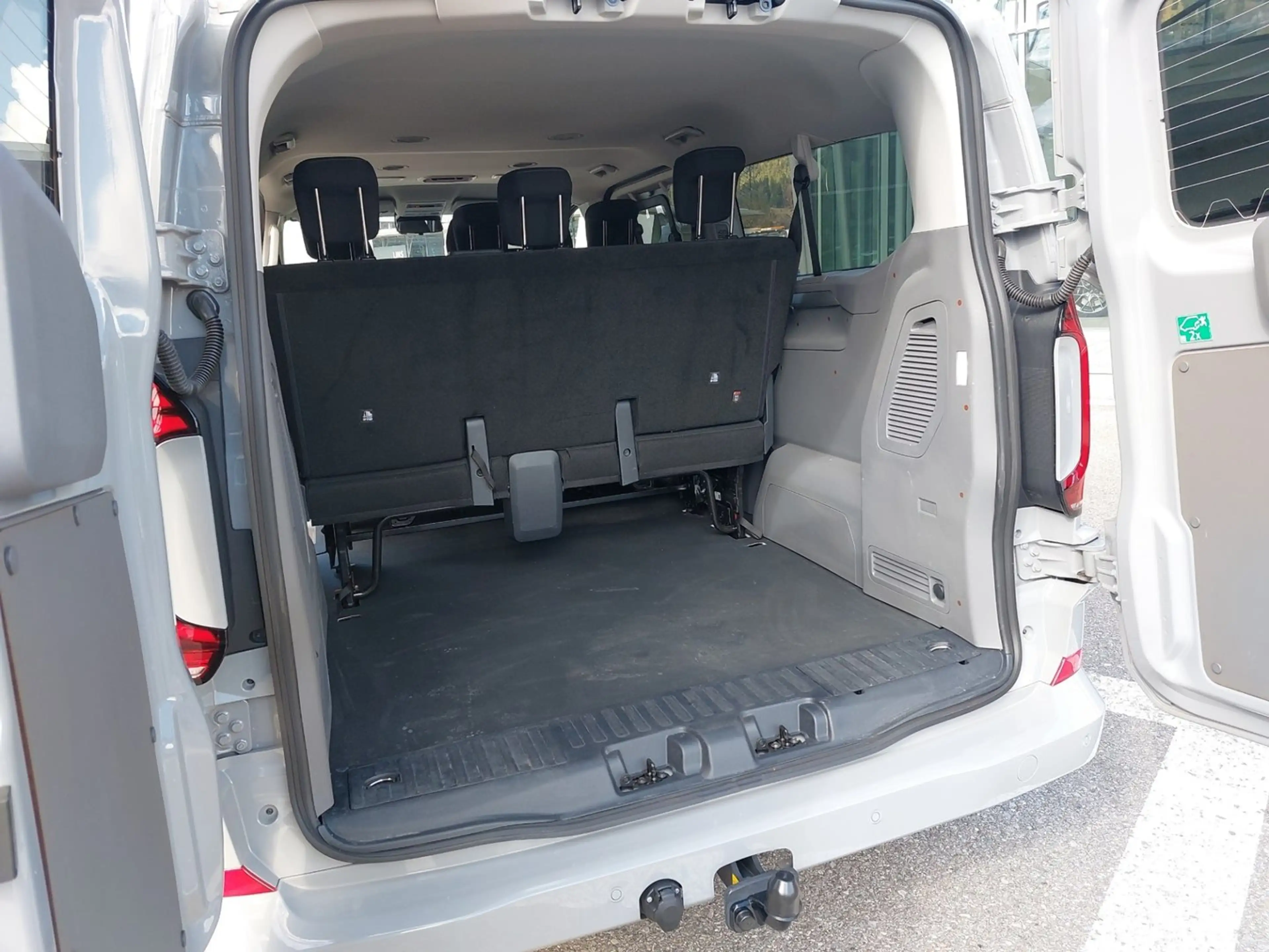 Volkswagen T7 Caravelle VW T7 Caravelle Life LR TDI 4MOTION — photo 14