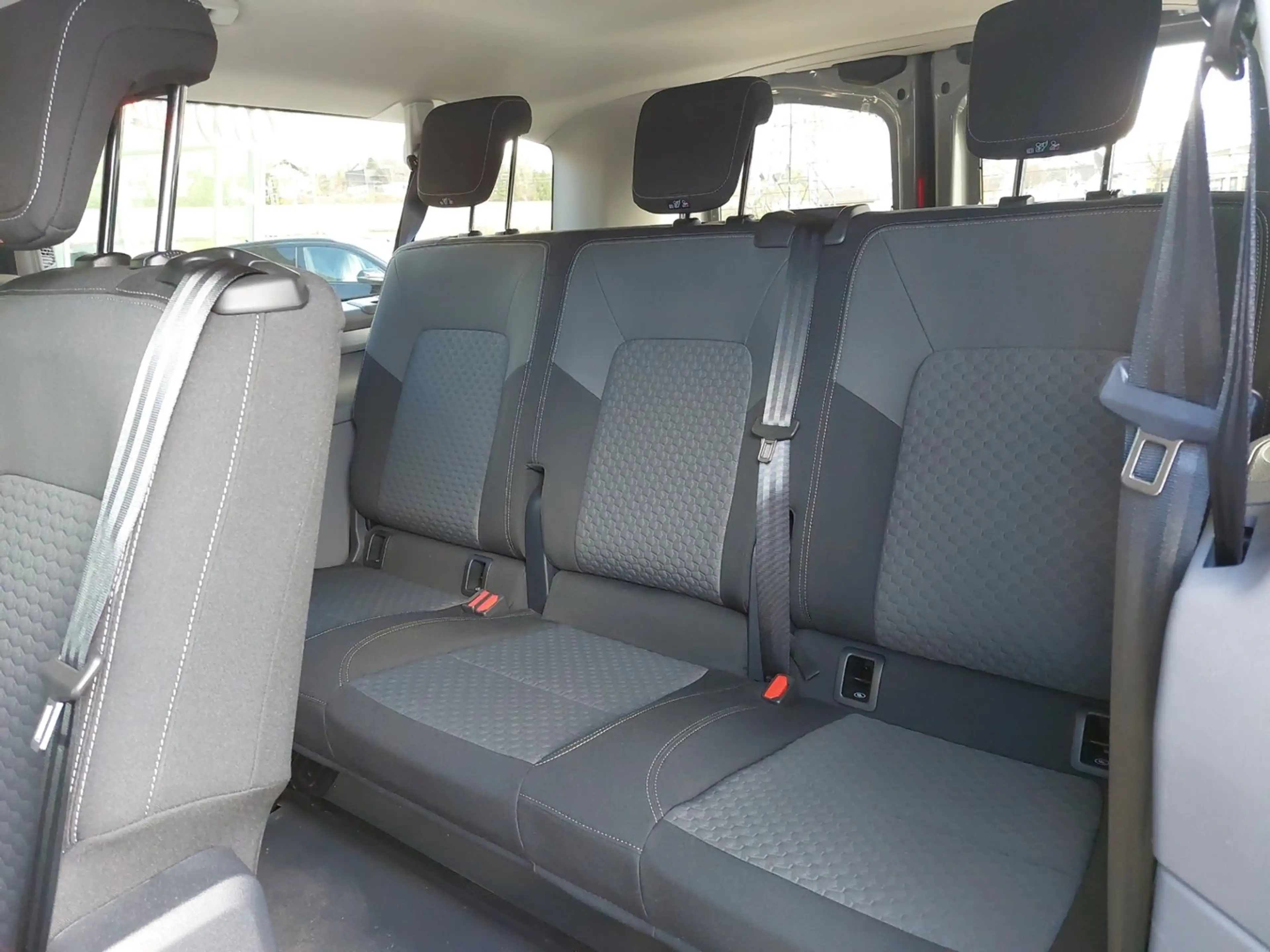 Volkswagen T7 Caravelle VW T7 Caravelle Life LR TDI 4MOTION — photo 15