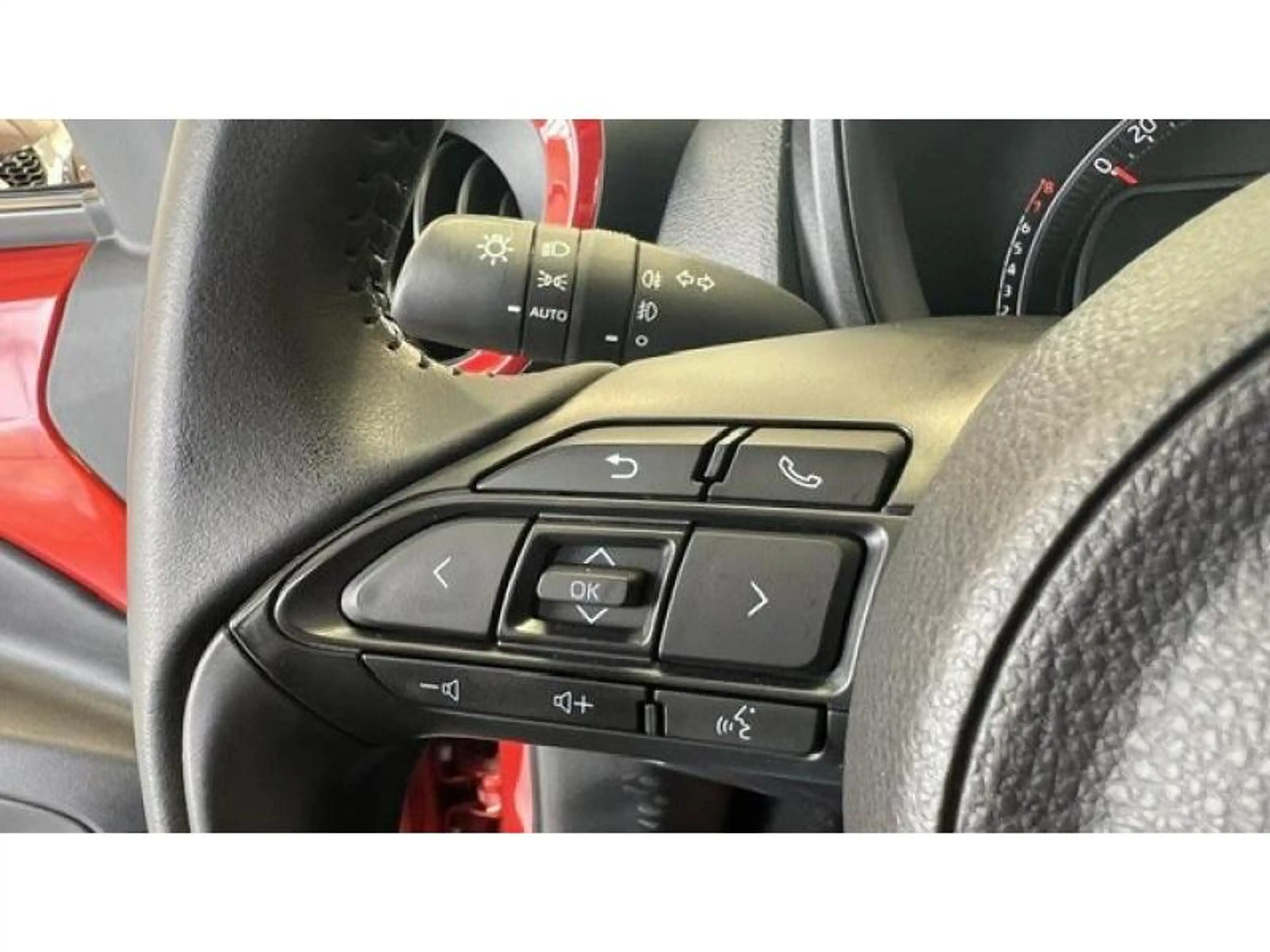Toyota Aygo X 1.0 vvti- Carplay — photo 12