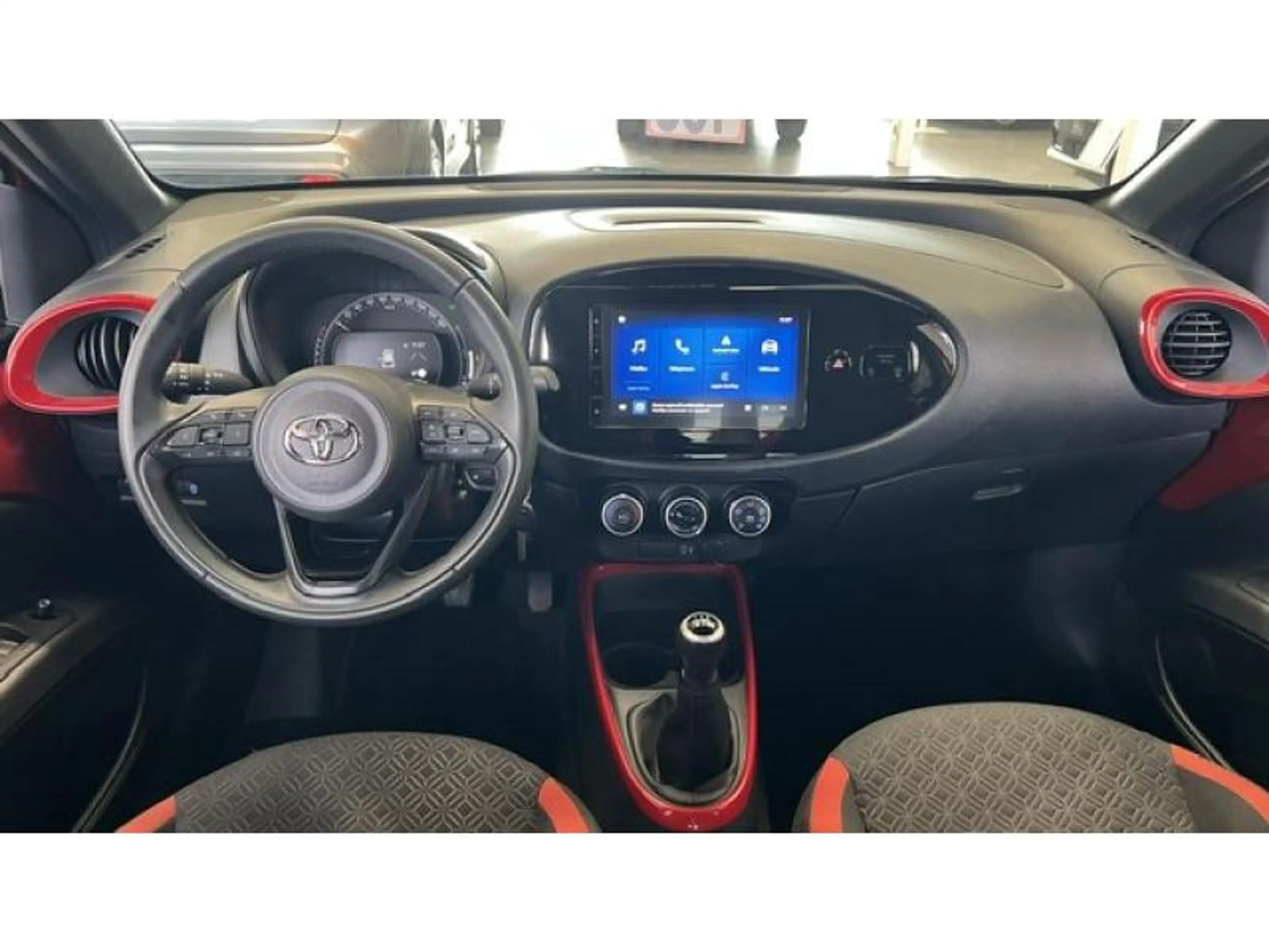 Toyota Aygo X 1.0 vvti- Carplay — photo 11
