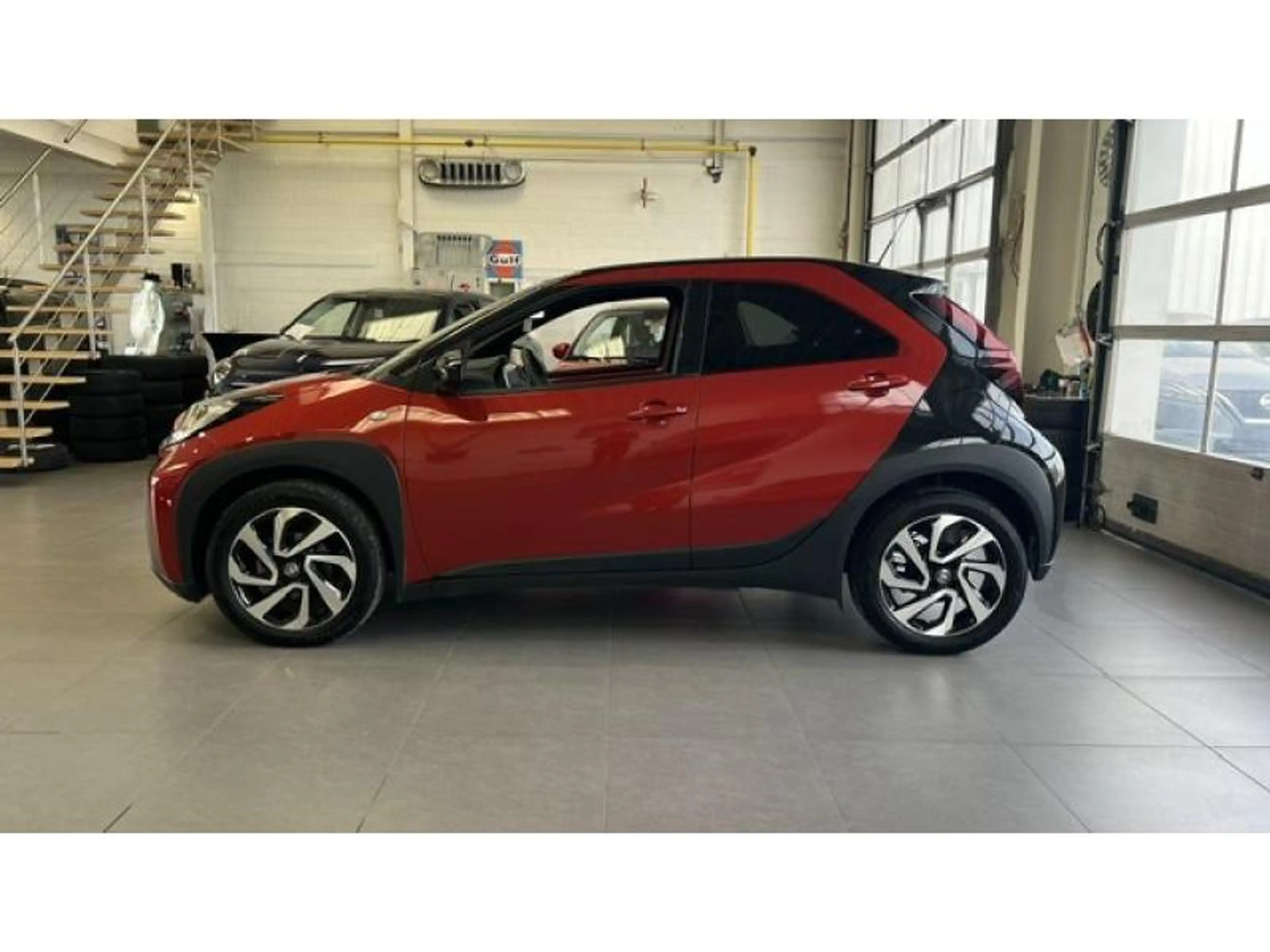 Toyota Aygo X 1.0 vvti- Carplay — photo 2