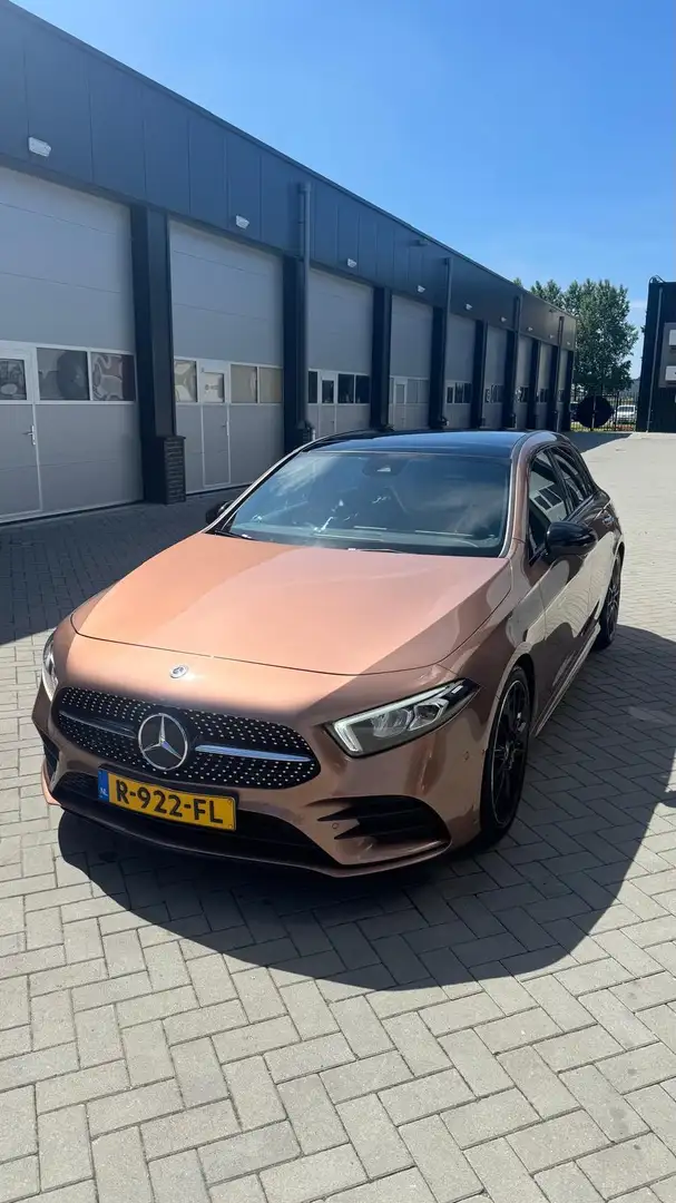 Mercedes-Benz A 180 AMG Line Bruin - 2